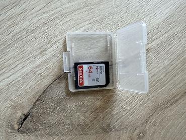 Карта памяти SDHC SanDisk Ultra 64 ГБ в пластиковом футляре. -