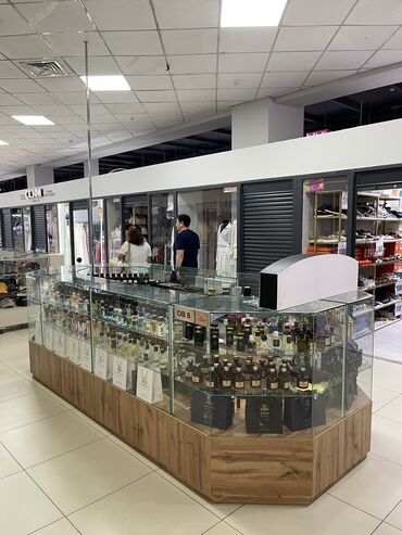 Другая коммерческая недвижимость: Продается островок в ТЦ 2 этаж, новый Караван Под сумки, кошельки