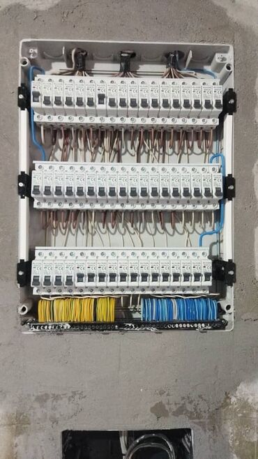 Электрики: Электрик | Монтаж выключателей, Монтаж розеток, Установка автоматов Больше 6 лет опыта — 10