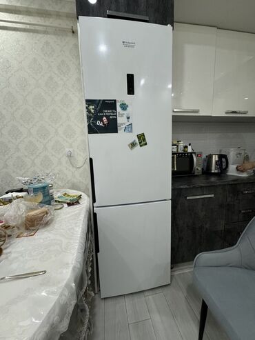 side by side холодильник: Холодильник Hotpoint Ariston, Б/у, Двухкамерный, Total no frost, 60 * 2000 * 60