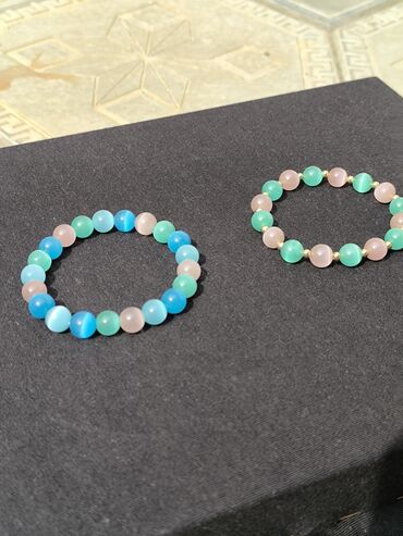 Bilərziklər: Məhsul: Əl işi daş muncuqlu elastik bilərziklər dəsti Təsvir: - Bir — 20