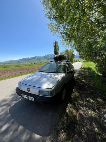 wolkswagen passat: Volkswagen Passat: 1988 г., 1.8 л, Механика, Бензин, Седан