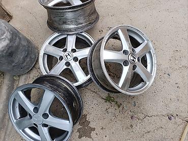 Продаю диски 16 р без трещин цена 15 т уступлю