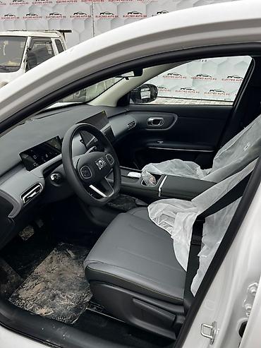 Другой электротранспорт: Электромобиль кроссовер (белый, 5 дверей) Основные особенности: - — 7