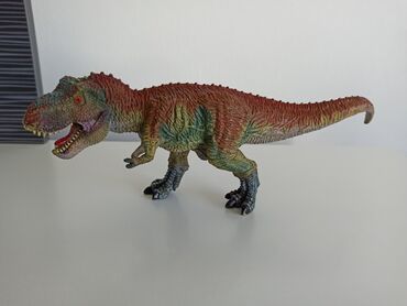 88 oglasa | lalafo.rs: Figura dinosaurusa
Duzina 27 cm
Kupljen u dexi co, bez ostecenja