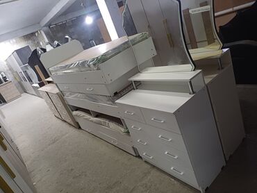 Компьютерные столы: Компьютерный стол, Новый, С полками — 30