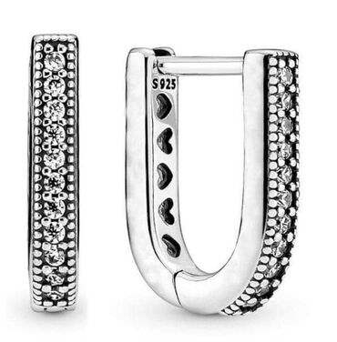 Minđuše: Pandora minđuše
Dobija se u kutijici
Cena:2000din — 5