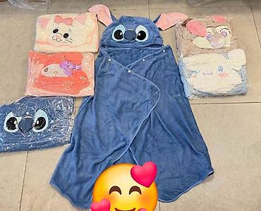 veliki plisani stitch: Plišano plavo 3D ćebence-pončo sa kapuljačom i motivom Diznijevog lika — 2