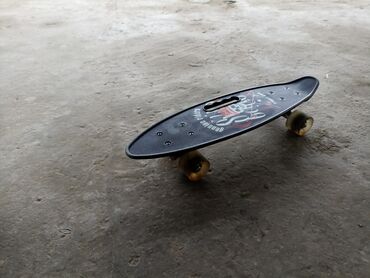 детский велесипед: Продам скейтборд есть царапины светящиеся колеса отдам за 1400