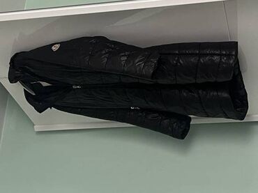 moncler majice: Moncler, S (EU 36), Jednobojni, Sa postavom, Vata