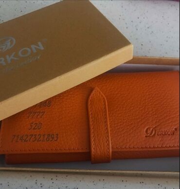 Portmone, pulqabıları: Pul qabı .uzeri yaşam çiceyi ve xususi pul kodları ile işlemeli .temiz — 9