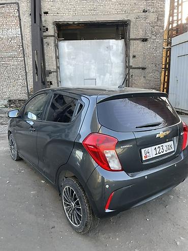 Chevrolet: Chevrolet Spark: 2017 г., 1 л, Вариатор, Бензин, Хэтчбэк — 3
