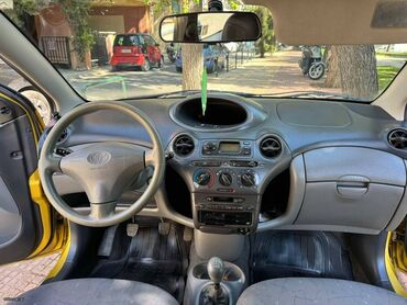 Toyota: Toyota Yaris: 1 l. | 2002 έ. Χάτσμπακ — 4