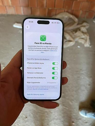 Apple iPhone: IPhone 14 Pro, Qara, Face ID — 9