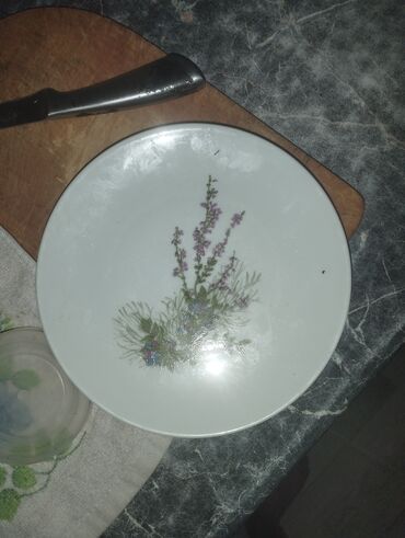 буфер колонки на машине: Куплю сервиз от KAHLA, маркировка «KAHLA • MADE IN GDR • 68». Белый