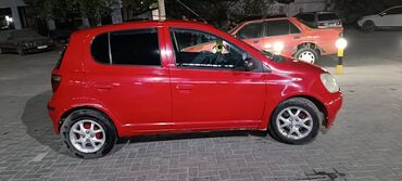 машина женская: Toyota Yaris: 2001 г., 1.3 л, Автомат, Бензин