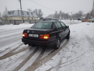 Volkswagen: Volkswagen Vento: 1993 г., 1.8 л, Механика, Бензин, Седан