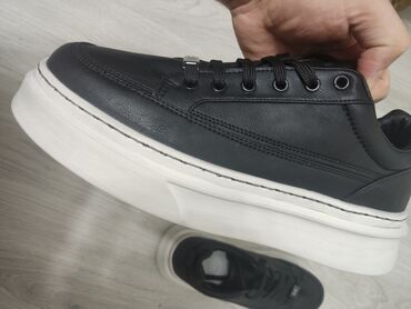 Krasofkalar və idman ayaqqabıları: Qara-rəngli uniseks idman ayaqqabısı. krasovka.Krasovka. 42-42.5 — 1