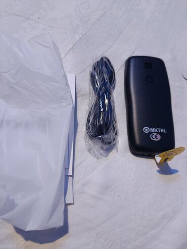 Ostali mobilni telefoni: MKTEL 106 – klasični mobilni telefon Glavne karakteristike: - Ekran — 8