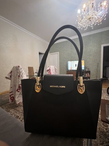 Информатика: Satilur 2 si 30 manat