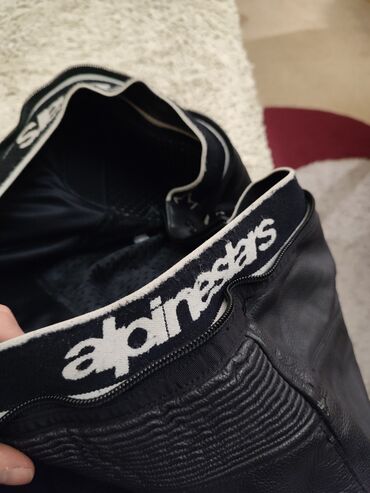 Qoruyucu aksesuarlar: Alpinestars 85/87 rezinka özü 99sm lik bel razmeridir