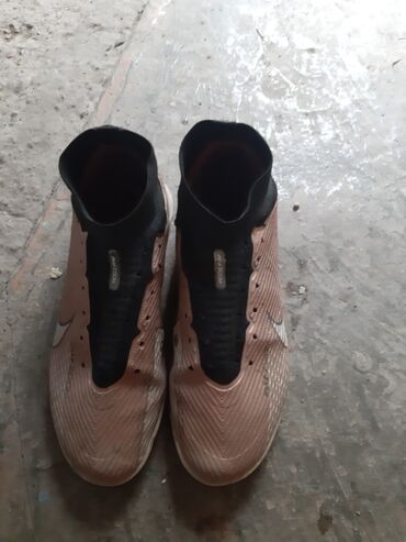 жорго крос: Мужские кроссовки, 41, Nike, Б/у, цвет - Бежевый, Самовывоз