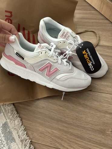 красовка оригинал: Новый покупала в Америке, оригинал New balance. 41- размер.Цена 8000