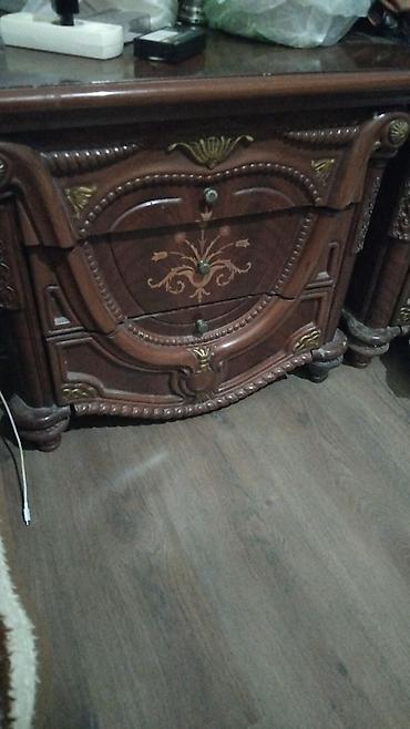 Ev üçün digər mebel: Mebel və dekor dəsti - 5qapılı klassik şkaf: Tünd qəhvəyi ağac — 5