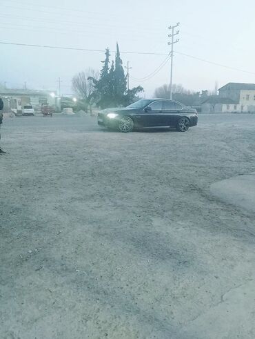 BMW: BMW 5 series: 2 l | 2014 il Sedan — 35