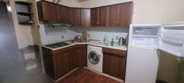 ikinci el metbex mebel: Kuxna mebel dəsti satilir. Laminatdır. Moyxanın olduğu hissə şişib