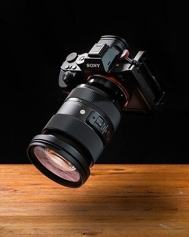 видеокамера профессиональная: Sony A7 III və Sigma 24-70 f2.8 Çox az işlənib və hazırda istifadə
