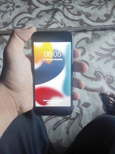 ayfon xl: IPhone 7, 32 GB, Qara, Barmaq izi