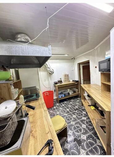 Рестораны, кафе: Мира-Ахунбаева, 1 линия. Входная группа. Красная книга. Общая площадь — 10