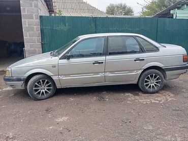 авто симулятор: Volkswagen Passat CC: 1988 г., 1.8 л, Механика, Бензин, Седан