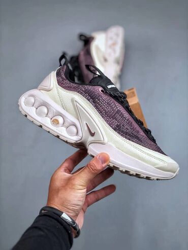 волейболный кросовка: Кроссовки Nike - Модель с фирменной амортизацией: видимые