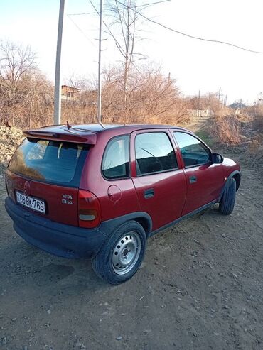 opel zafira b: Opel Vita: 1.4 l | 1995 il 145000 km Hetçbek