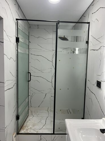 Душевые перегородки и ограждения: Душевые ограждения и перегородки из закалённого стекла под заказ — 10