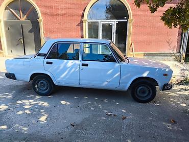 arxa patpres: Model: Lada 2107 (VAZ 2107) Kuzov: sedan, 4 qapı Rəng: ağ İli 2008 — 1