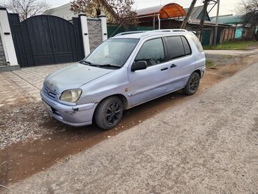 Toyota: Toyota Raum: 1998 г., 1.5 л, Автомат, Газ, Универсал