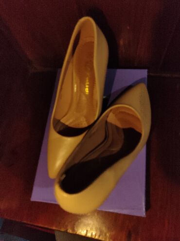 обувь жорданы: Туфли 35, цвет - Бежевый