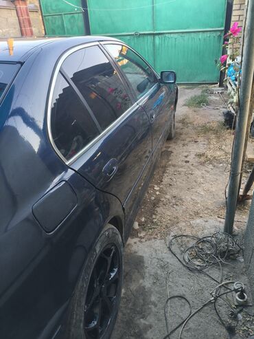 21 стиль бмв е34 купить: Элегантный седан BMW 5 серии темно-синего цвета, оснащенный черными