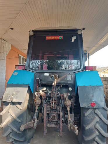 Traktorlar: Belarus 1221 traktor - Güclü 6 silindrli dizel mühərrik (yanlardan — 10