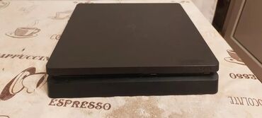 alfa romeo brera 2 4 jtd: Playstation 4slim original jostik tam ideal veziyyetde ici doludu