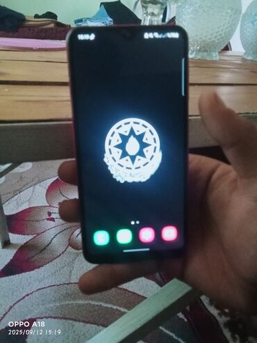 Qaşıqlar: Samsung A10e