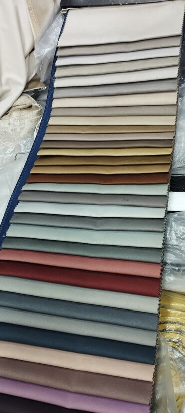 Шторы и занавески: Ош базарында арзан баада шторалар сатылып жатат.Большой — 22