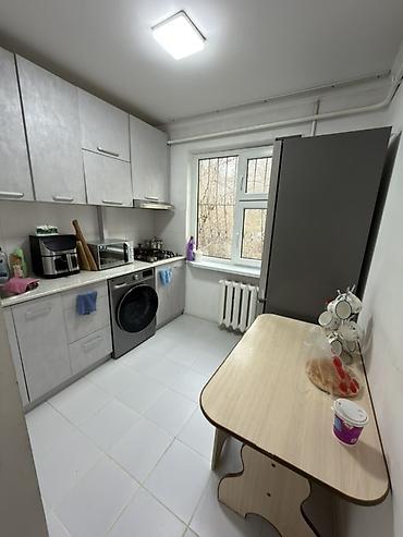 обжита: 2 комнаты, 44 м², 5 мкр 104 серия, 1 этаж, Косметический ремонт — 1