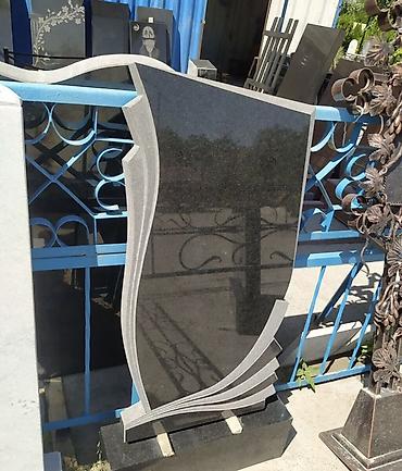 Мраморные и гранитные работы: Гранитные памятники - Изготовление памятников из цельного — 8