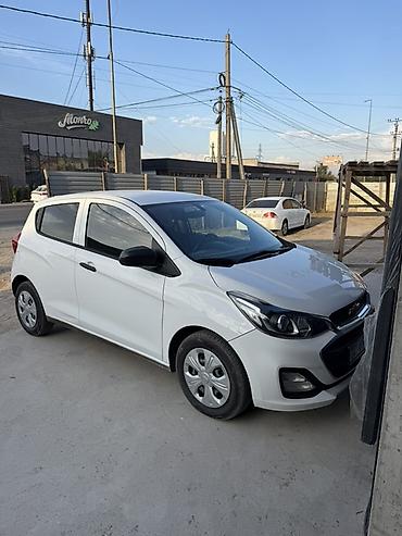 Chevrolet Spark: 2020 г., 1 л, Бензин, Хэтчбэк