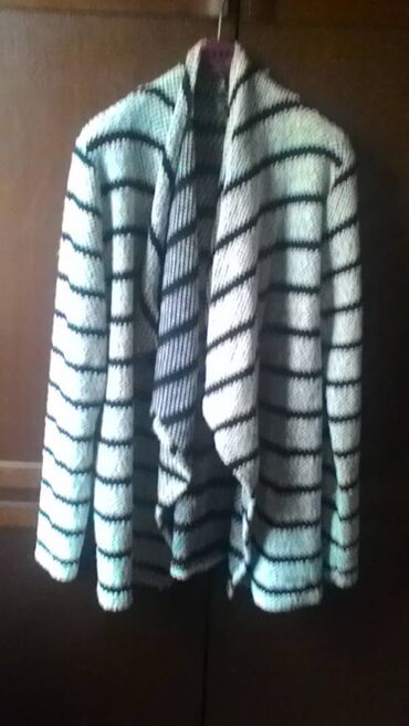 Ostala ženska odeća: Dve velike kese odeće samo 300 dinara. jakna, 6 košulja, 4 džempera na lalafo.rs — 5 Ostala ženska odeća: Dve velike kese odeće samo 300 dinara. jakna, 6 košulja, 4 džempera — 5