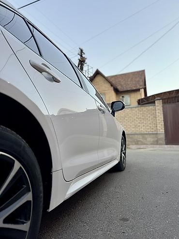 honda corolla: Toyota Corolla: 2022 г., 1.8 л, Вариатор, Гибрид, Седан — 7
